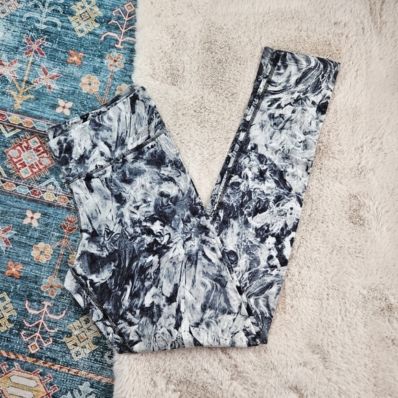 Victoria’s Secret PINK Patterned Leggings Small - Picture 1 of 6